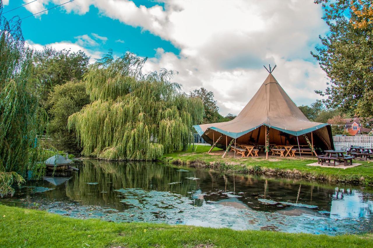 The George Inn Warminster Ngoại thất bức ảnh