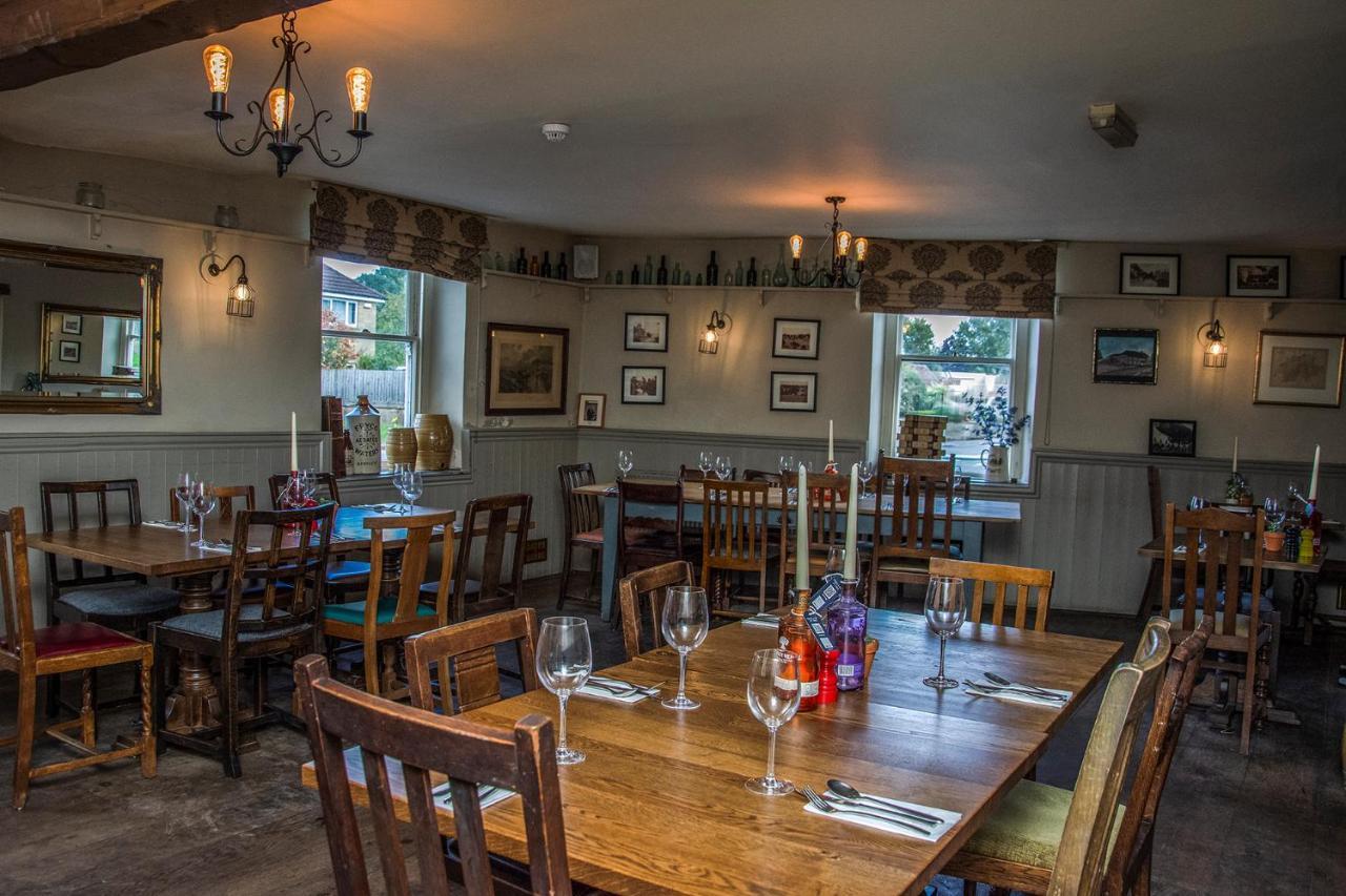 The George Inn Warminster Ngoại thất bức ảnh