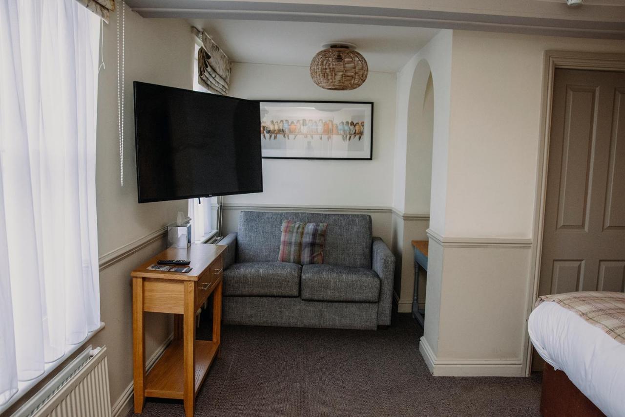 The George Inn Warminster Ngoại thất bức ảnh
