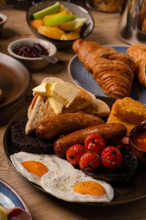 The George Inn Warminster Ngoại thất bức ảnh