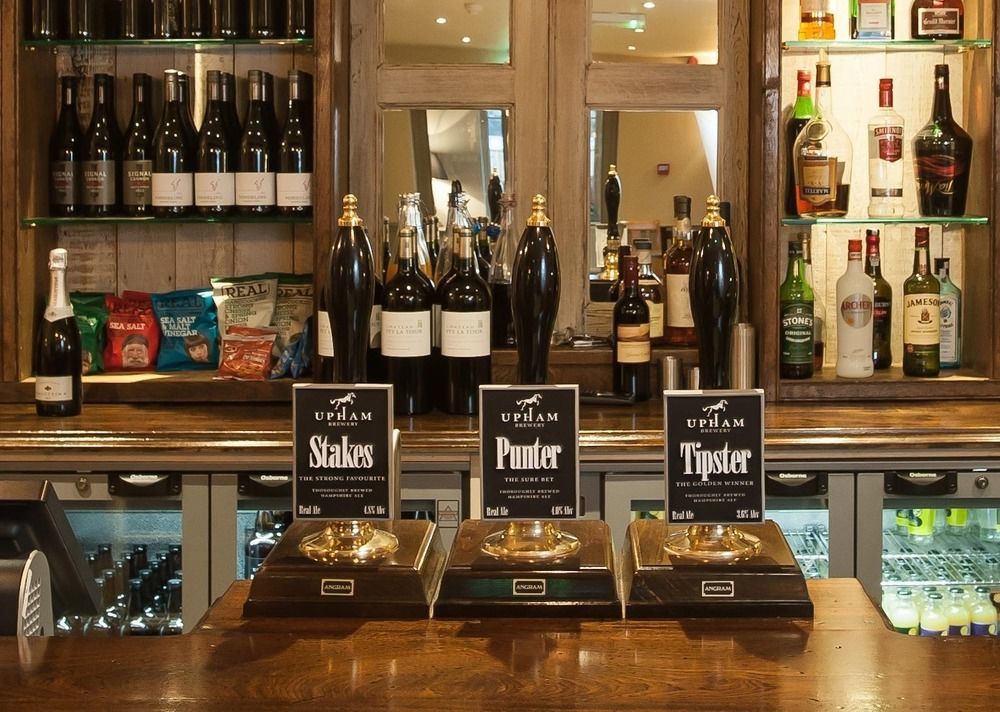 The George Inn Warminster Ngoại thất bức ảnh